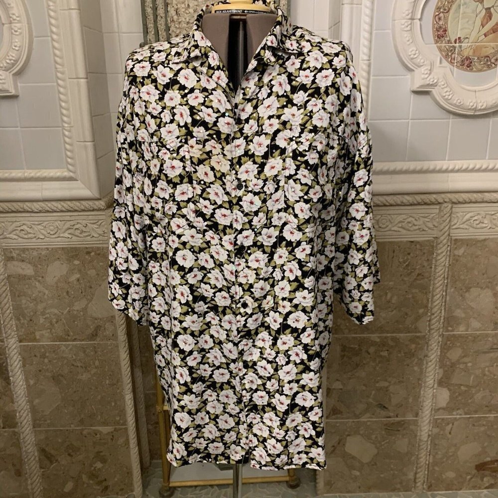 Air Dreams. Sz 22W 2X? Unknown fiber/si. Flowy Embellished 3/4 Sleeve Top. B91